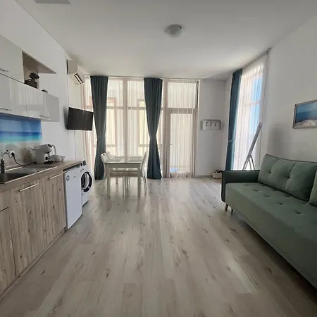 아파트 Sea Maria 발치크